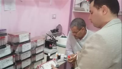 غلق وتشميع عيادتين وضبط 8 منشآت طبية دون ترخيص بالبحيرة