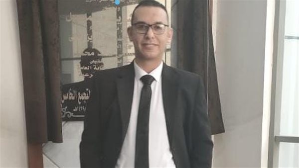  الدكتور أحمد عزت