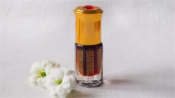 حكم وضع العطر للنساء