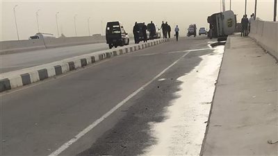 انقلاب فنطاس بنزين أعلى محور الضبعة.. ومصرع سائق ومساعده