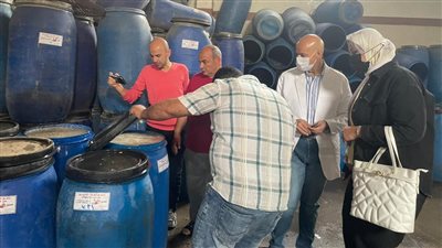 ضبط 5 مصانع غير مرخصة لتعبئة المواد الغذائية بالقليوبية 