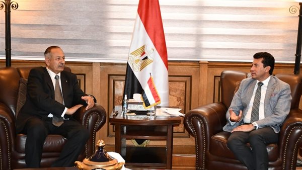 وزير الشباب والرياضة