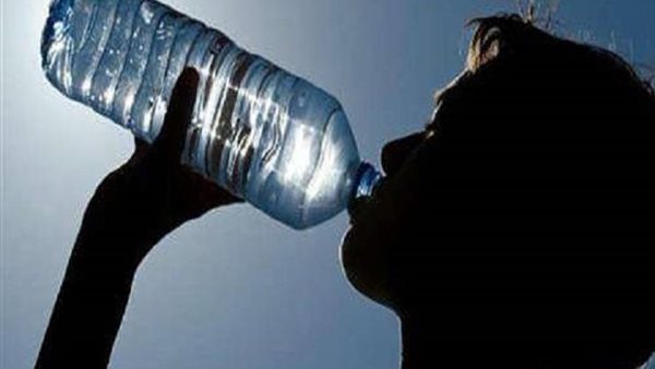 شرب ماء 