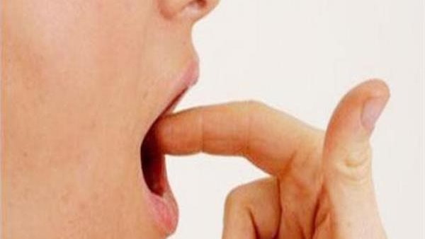 مَن تعمد القيء