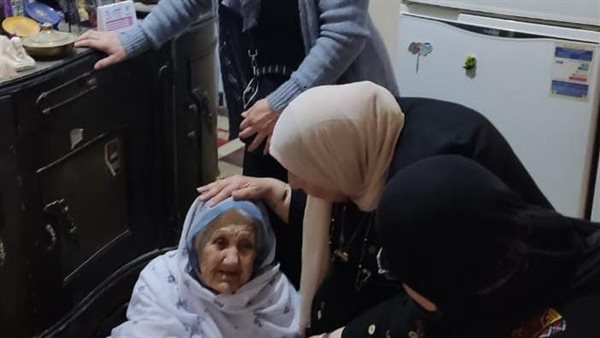 السيدة المسنه 