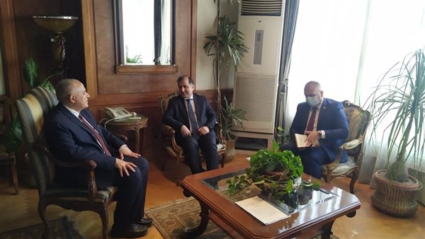 وزير الري والسفير