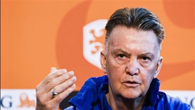 مدرب هولندا يصف علاجه من مرض السرطان بالناجح