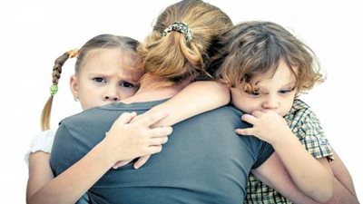 قصص أمهات تحت مرارة الحرمان.. بين قساوة الأزواج وخطف الأبناء