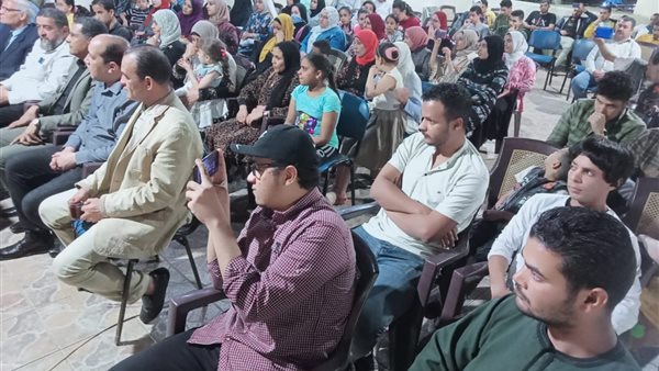 الجمهور يتفاعل مع