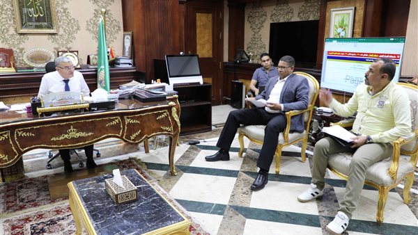 محافظ المنيا يناقش