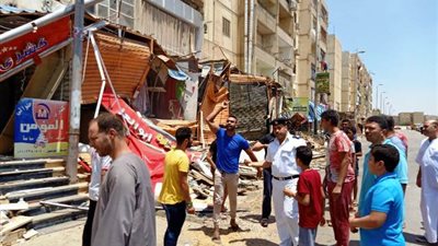إزالة 4 حالات تحويل من سكني لمحلات ومخالفات بناء بحدائق الأهرام
