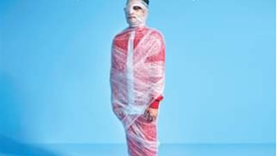 أحمد حلمي يشوق جمهوره لعرض فيلمه الجديد واحد تاني: لسه خارج من الكرتونة حالا