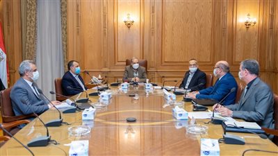 وزير الدولة للإنتاج الحربي يوجه بالالتزام بمواعيد تسليم المشروعات القومية