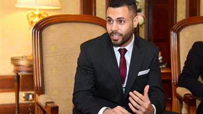 أنقذ 35 شخصًا خلال الحرب في أوكرانيا.. أول تصريحات لـ إسلام العشيري بعد عودته لمصر