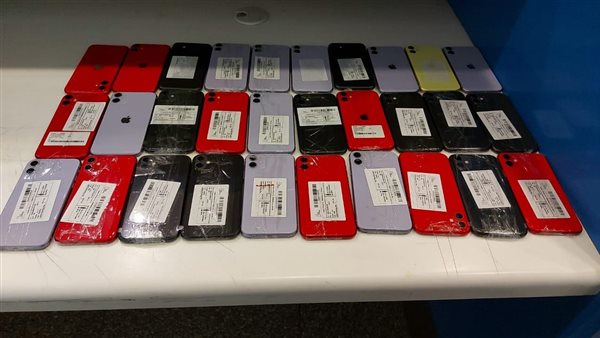 ضبط هواتف محمولة