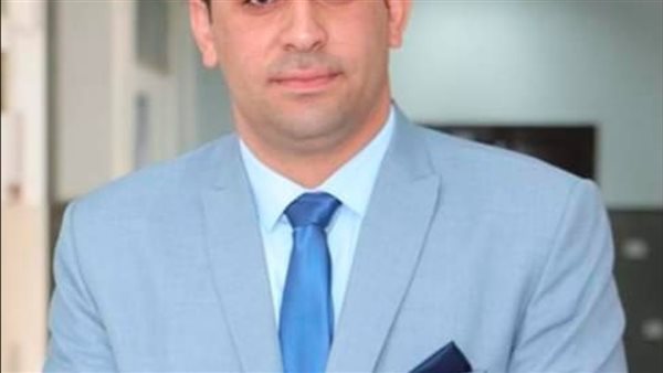 الدكتور عمرو حسني