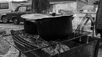 لا ماء لا غاز لا كهرباء.. قصص من الحياة اليومية لسكان ماريبول بأوكرانيا