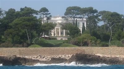 ثمنها 90 مليون إسترليني.. فرنسا تستولي على فيلا تاريخية يملكها رجل أعمال روسي 