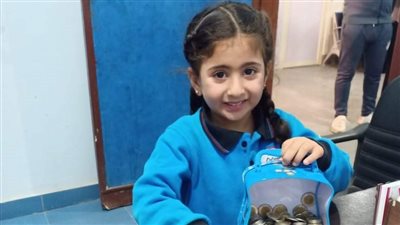 حوشت مصروفها لعلاج المرضى..حكاية طفلة تبرعت بحصالتها لمركز أورام الفيوم