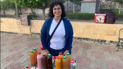 فتاة تبيع العصائر الرمضانية ببورفؤاد: نفسي في سكوتر أحقق بيه حلمي | صور وفيديو 