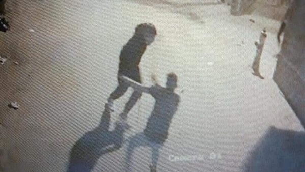 لحظة مقتل شاب على