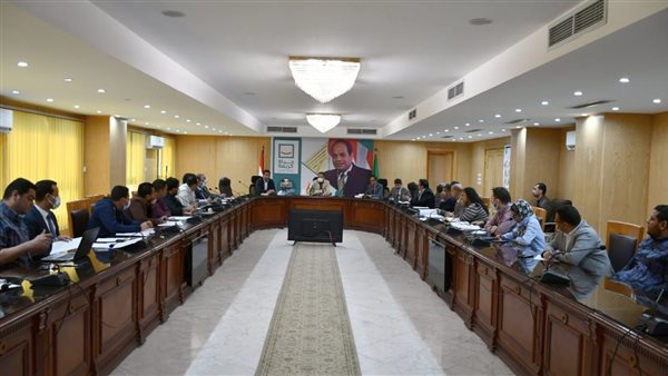 محافظ الفيوم يتابع