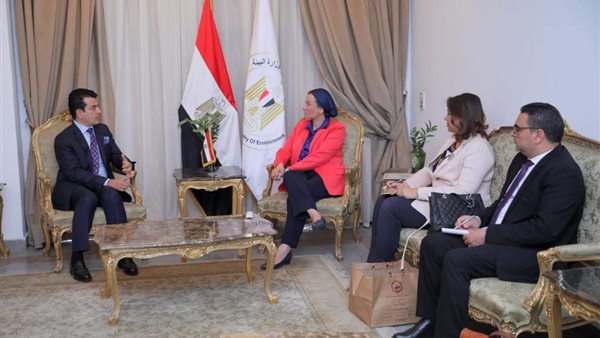 وزيرة البيئة