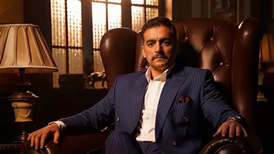 هاني سلامة ونجوم ملف سري يحتفلون بانتهاء تصوير ملف سري