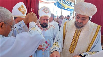 14 صورة ترصد قداس جمعة ختام الصوم بكنيسة مار جرجس بالأقصر