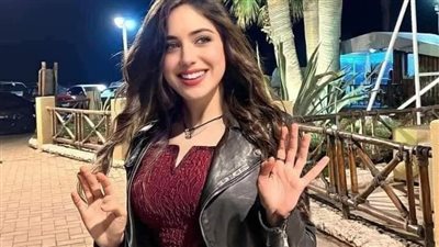 طبيبة وهمية وشحن رصيد.. مكة محمد تثير الجدل على فيسبوك بحساب مزيف واتهامات بالنصب