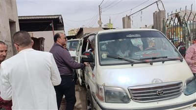 حملات ميدانية ببني سويف لمتابعة مواقف السيارات والتزام السائقين بتعريفة الأجرة| صور 