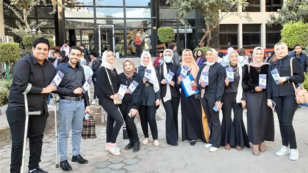 طلاب الجامعة المسئولين