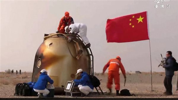 رواد فضاء صينيون