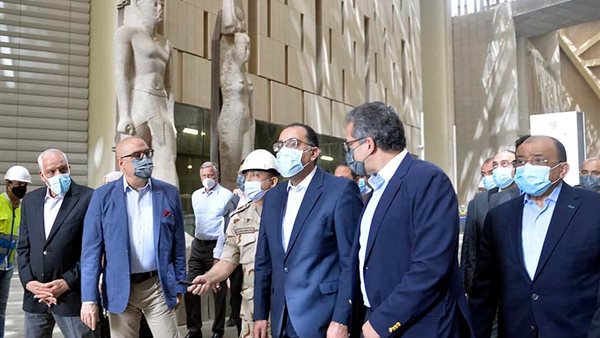 رئيس الوزراء يتفقد