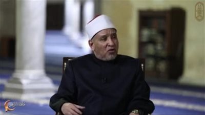 أمين «كبار العلماء»: يحرم على المسلم تناول الطعام إذا سمع الأذان