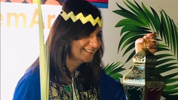 وزيرة الهجرة 