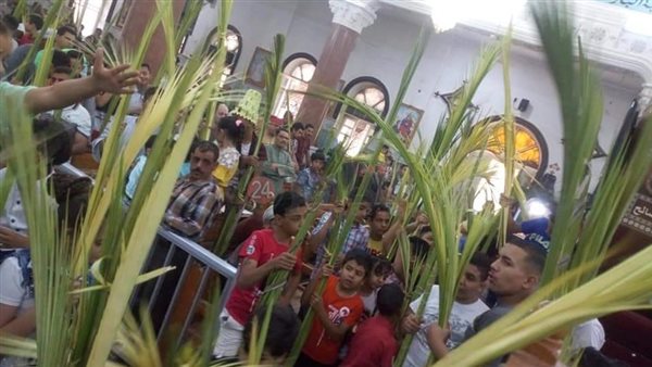 أقباط قنا يحتفلون