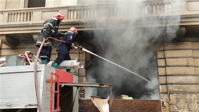 إخماد حريق هائل داخل عمارة سكنية بطنطا دون وقوع إصابات |صور 