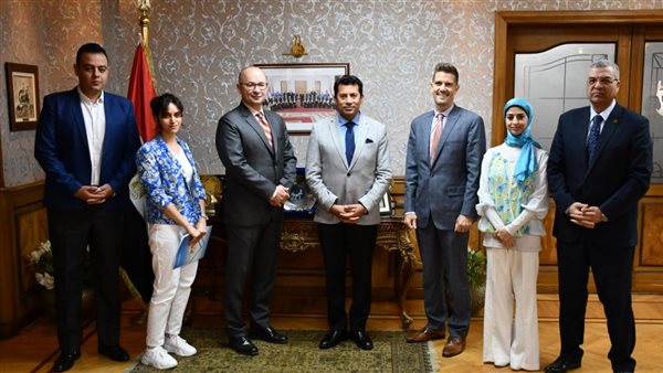 وزير الشباب والرياضة