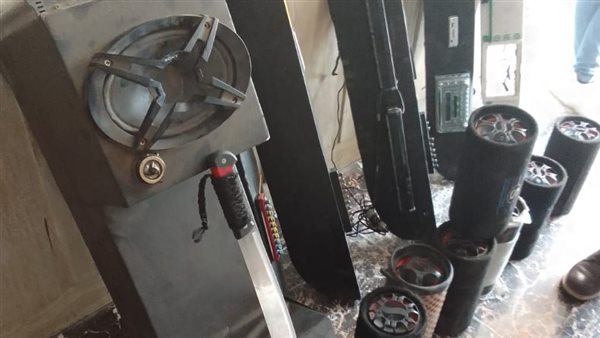 أطقم الصوت المضبوطة