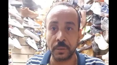 ضعف الإقبال على شراء ملابس العيد بأسيوط.. وأحد البائعين: الأسعار زادت 70% |بث مباشر