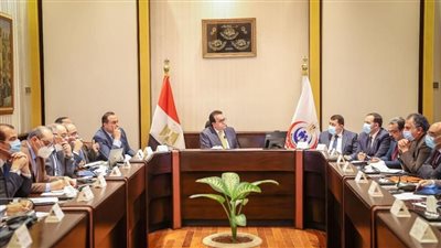  خالد عبد الغفار يناشد المواطنين بالحرص على تلقي الجرعات التنشيطية من لقاحات كورونا