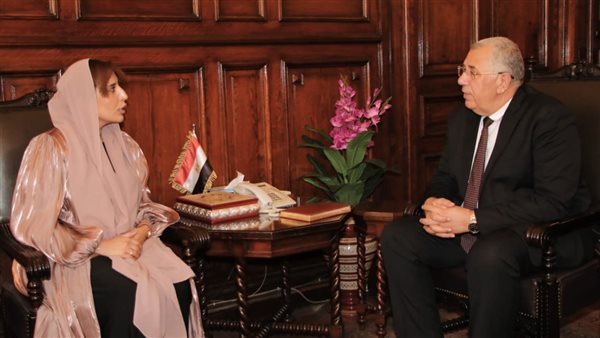 وزير الزراعة وسفيرة