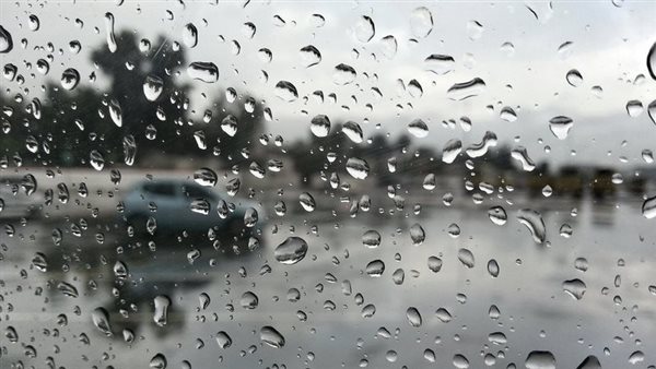 سقوط أمطار على بعض