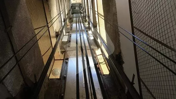 سقوط أسانسير