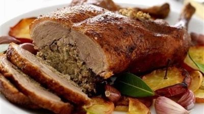 البط المحشي بالفريك والمكسرات والملوخية الخضراء.. إفطار اليوم الـ 18 من شهر رمضان 