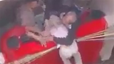 النيابة: والد فتاة البلكونة لم يتعمد إسقاطها.. وكانت تلتقط بعض الملابس 