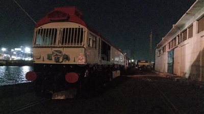  مخصص لسحب عربات تالجو الإسبانية.. وصول أول جرار PRL إلى ميناء الإسكندرية 