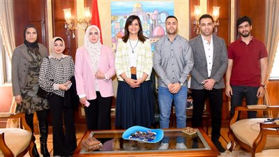 خلال استقبالها مجموعة شباب ساعدوا العالقين بأوكرانيا.. وزيرة الهجرة: شبابنا يؤكدون دائما شهامة المصريين