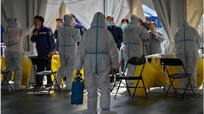 توقعات بحدوث طفرة.. هونج كونج: إصابات كورونا اليومية تعاود الارتفاع